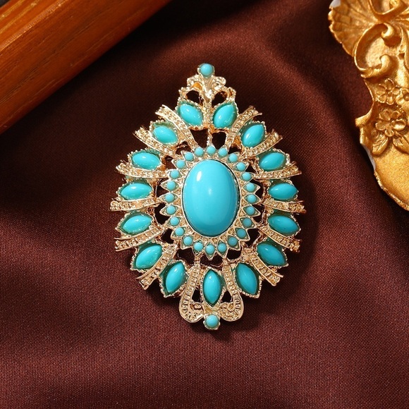 pdxroots Jewelry - Faux Turquoise Beaded Cabochon Dazzling Turquoise Blue Brooch Gold Tone